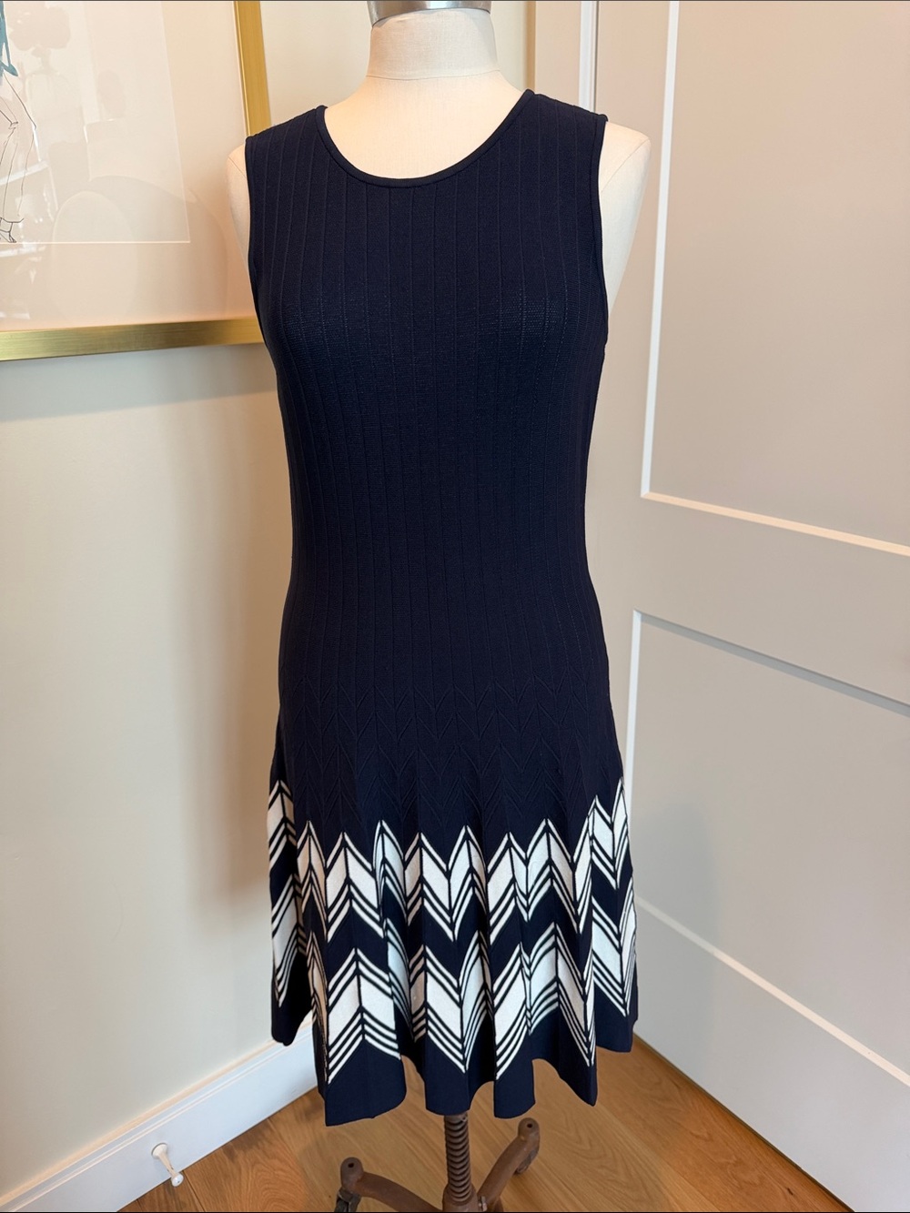 ZoZo Navy Chevron-Detail Sleeveless Knit Midi Dress